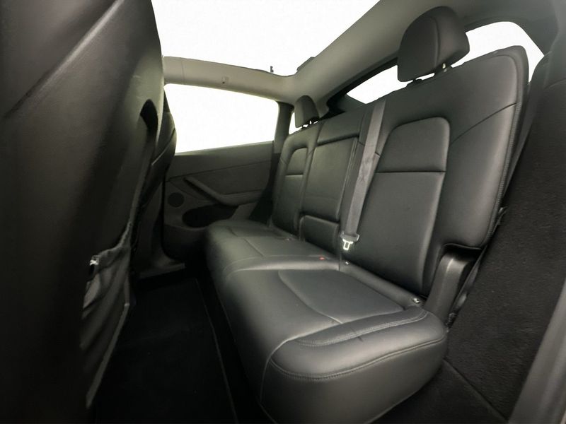Tesla Model Y bild 27