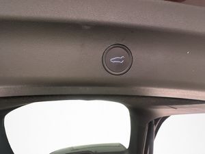 Tesla Model Y bild 12