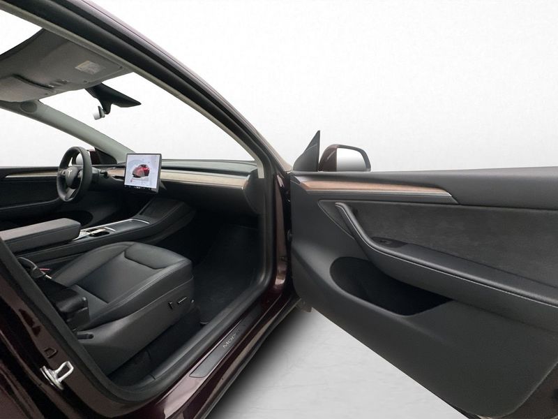 Tesla Model Y bild 30