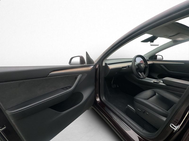 Tesla Model Y bild 14