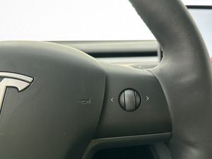 Tesla Model Y bild 19