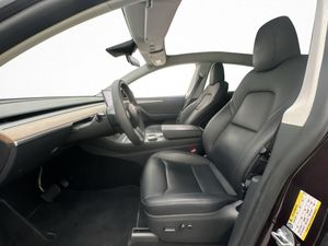 Tesla Model Y bild 15