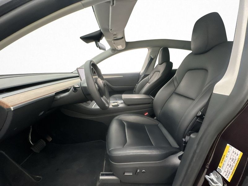 Tesla Model Y bild 15