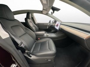 Tesla Model Y bild 28