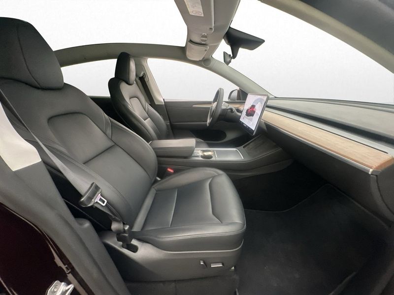 Tesla Model Y bild 28