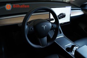 Tesla Model 3 bild 11