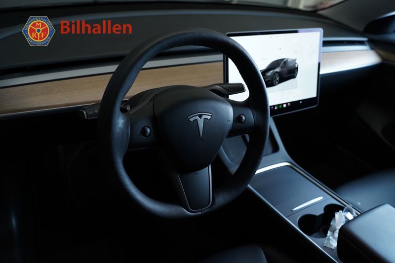 Tesla Model 3 bild 11
