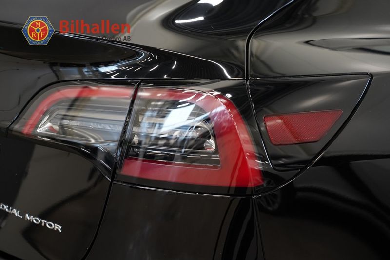 Tesla Model 3 bild 7