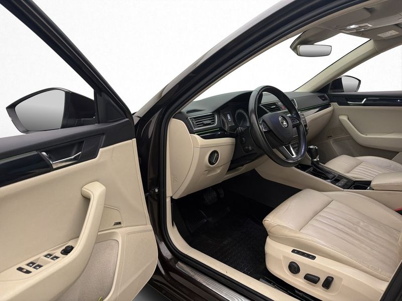 Skoda Superb bild 12