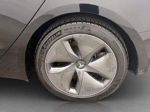 Tesla Model 3 bild 29