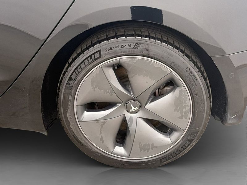 Tesla Model 3 bild 29