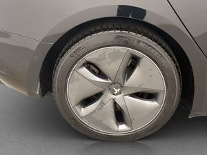 Tesla Model 3 bild 30