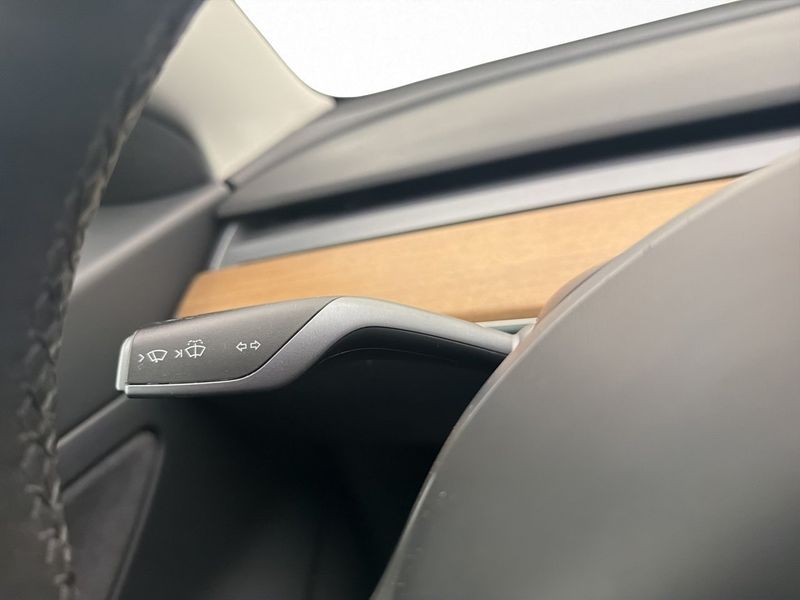 Tesla Model 3 bild 33