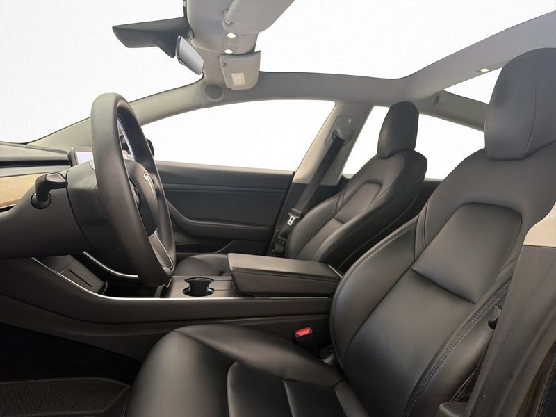 Tesla Model 3 bild 11