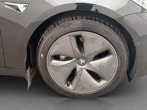 Tesla Model 3 bild 31