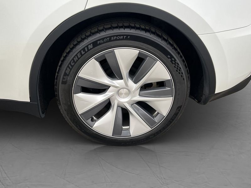 Tesla Model Y bild 30
