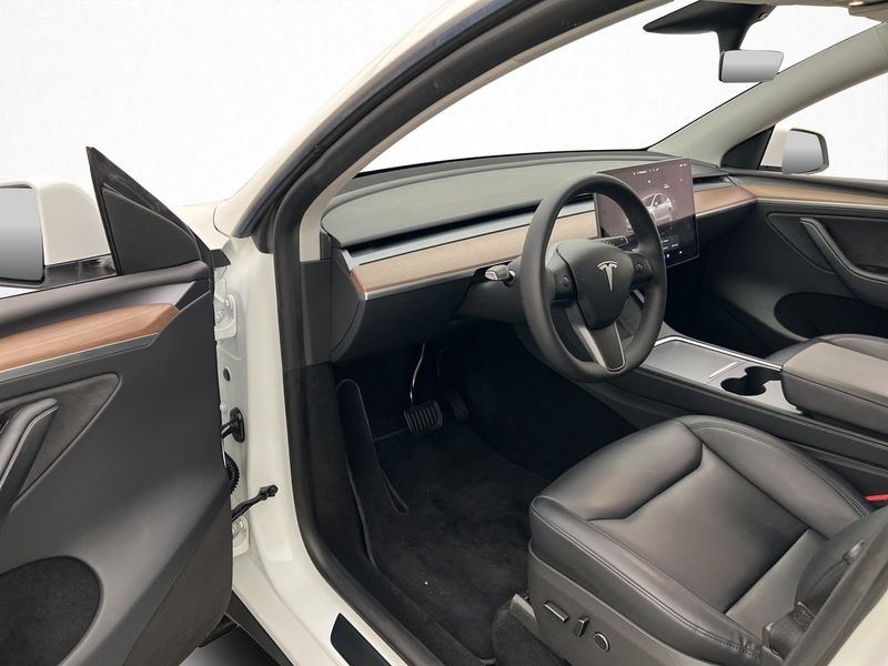 Tesla Model Y bild 11