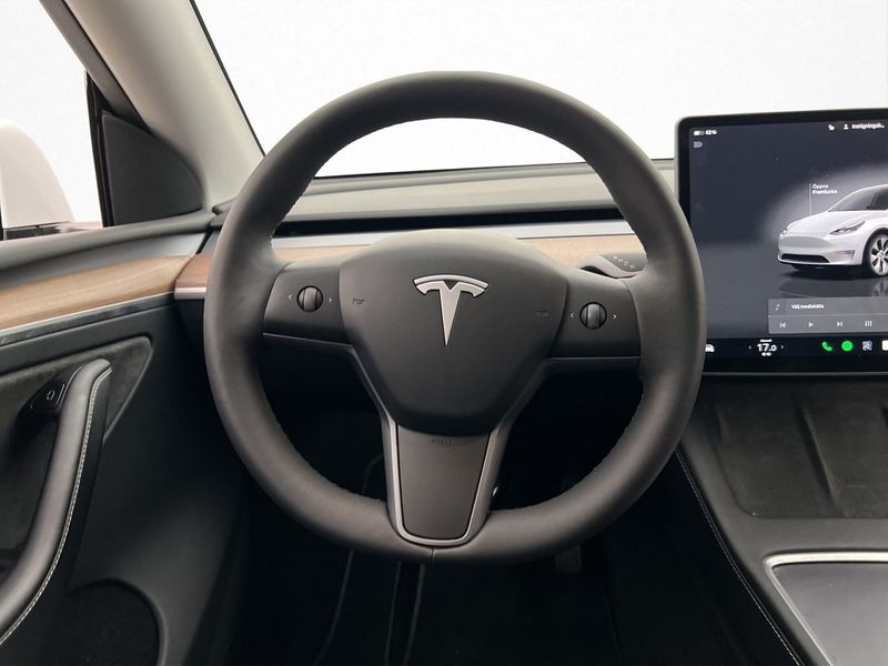 Tesla Model Y bild 15