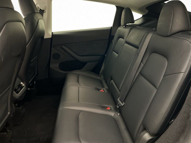 Tesla Model Y bild 26