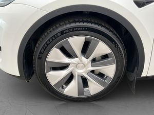 Tesla Model Y bild 29