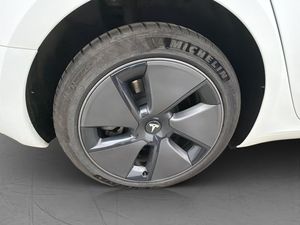 Tesla Model 3 bild 31
