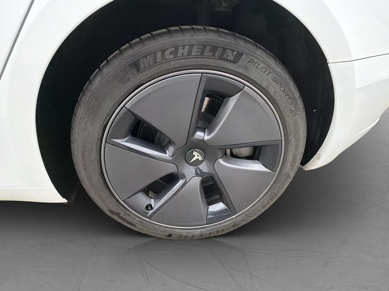 Tesla Model 3 bild 30