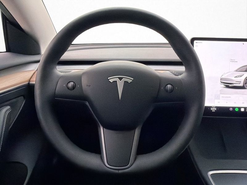 Tesla Model 3 bild 15