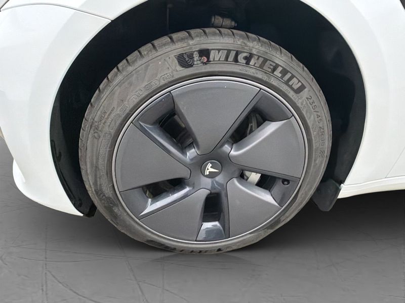 Tesla Model 3 bild 29