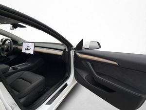 Tesla Model 3 bild 24