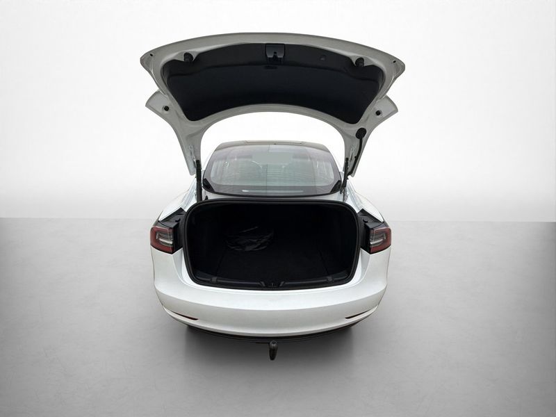 Tesla Model 3 bild 27