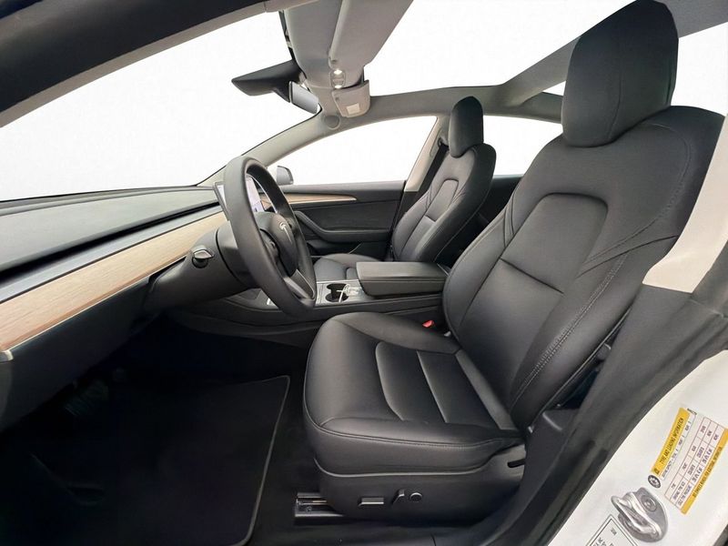 Tesla Model 3 bild 12