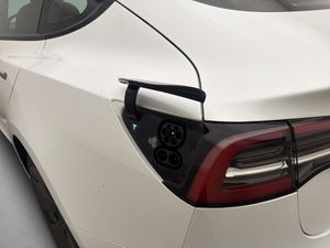 Tesla Model 3 bild 28