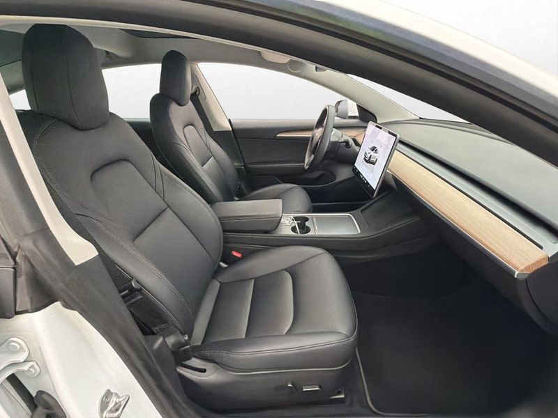 Tesla Model 3 bild 23