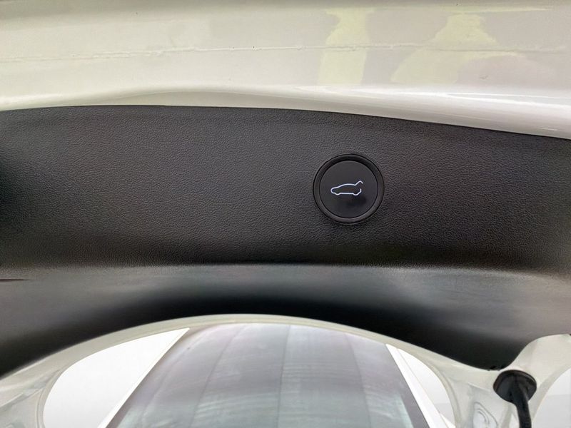 Tesla Model 3 bild 26