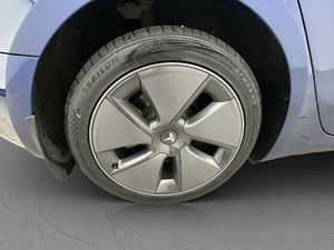 Tesla Model 3 bild 30