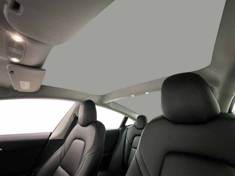 Tesla Model 3 bild 13