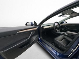 Tesla Model 3 bild 11