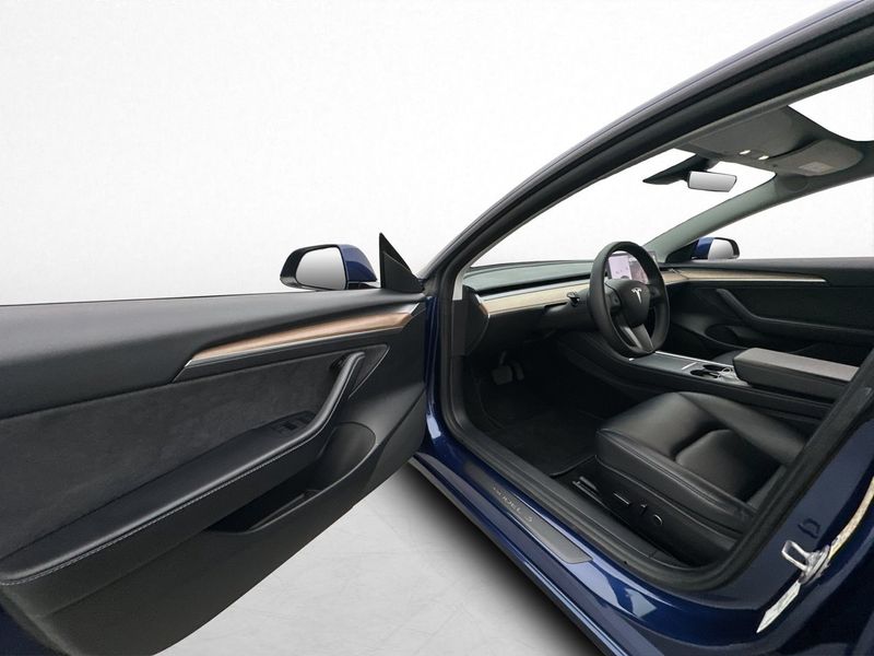 Tesla Model 3 bild 11