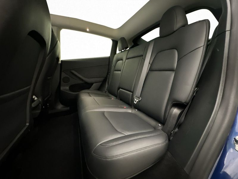 Tesla Model Y bild 25