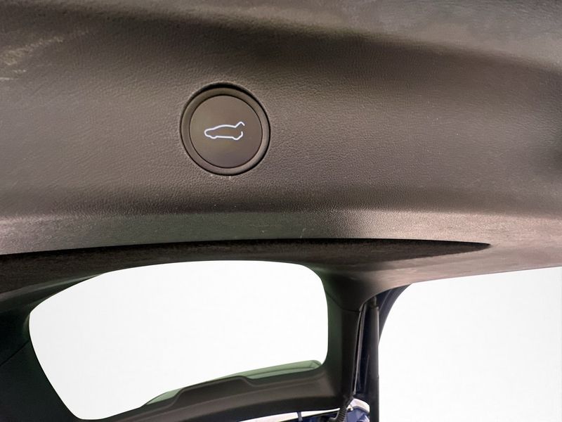 Tesla Model Y bild 26