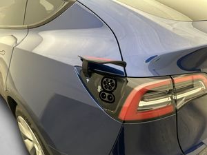 Tesla Model Y bild 28