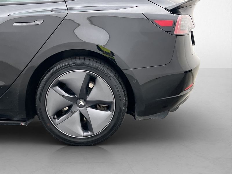 Tesla Model 3 bild 28
