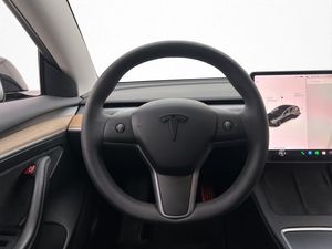 Tesla Model 3 bild 14