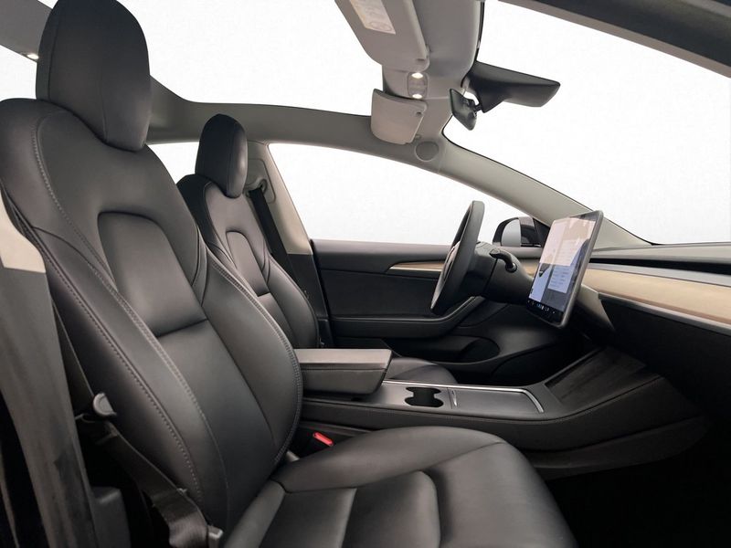 Tesla Model 3 bild 22