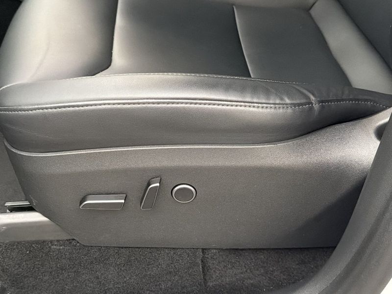 Tesla Model Y bild 13