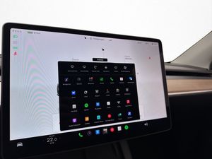 Tesla Model Y bild 17