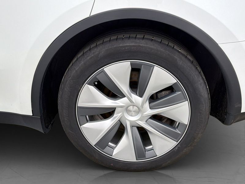 Tesla Model Y bild 30