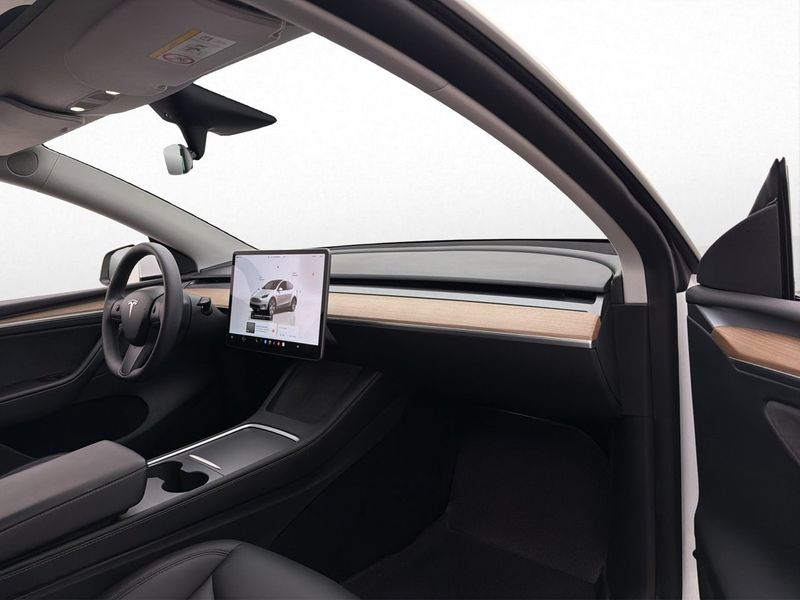 Tesla Model Y bild 24