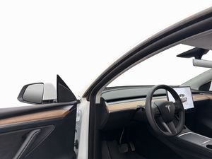 Tesla Model Y bild 11