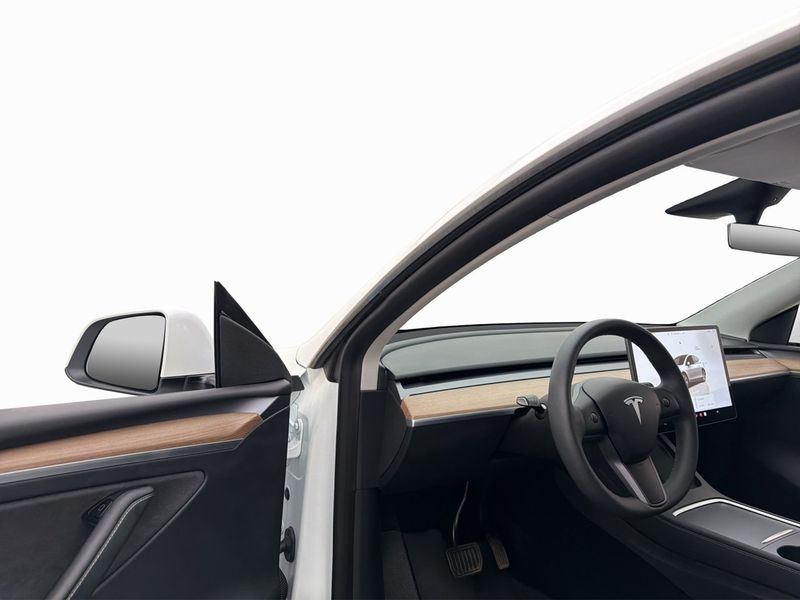 Tesla Model Y bild 11